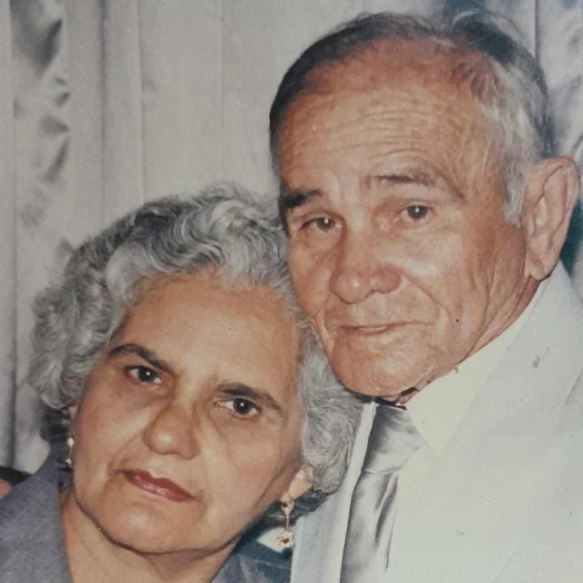 Retrato antigo dos avós de Tia Mila